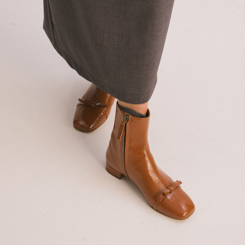 Livia Boots, glossy caramel | Balagan Studio