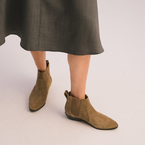 Sally Boots, soil velvet | Balagan Studio