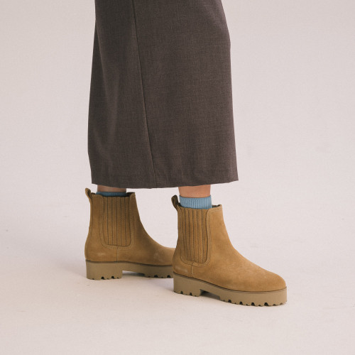 Trisha Boots, sand velvet | Balagan Studio