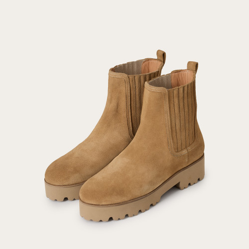 Trisha Boots, sand velvet | Balagan Studio