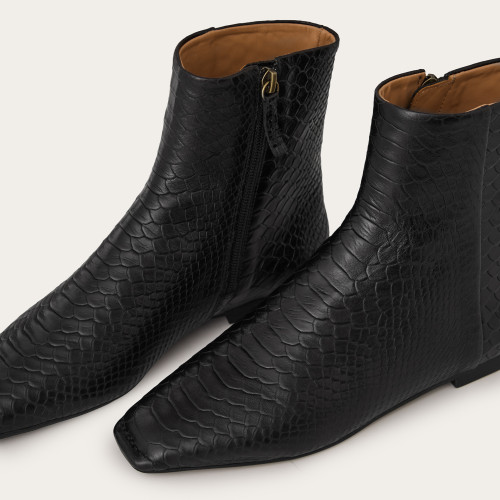 Toni Boots, black python pattern | Balagan Studio