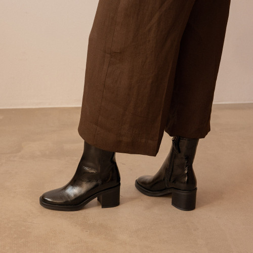 Teken Boots, glossy black | Balagan Studio