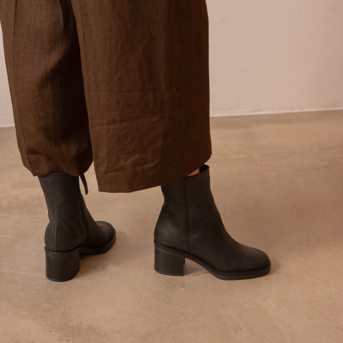 Teken Boots, black waxed | Balagan Studio