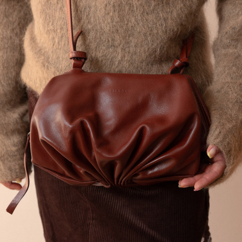 Plis Bag M, chestnut | Balagan Studio