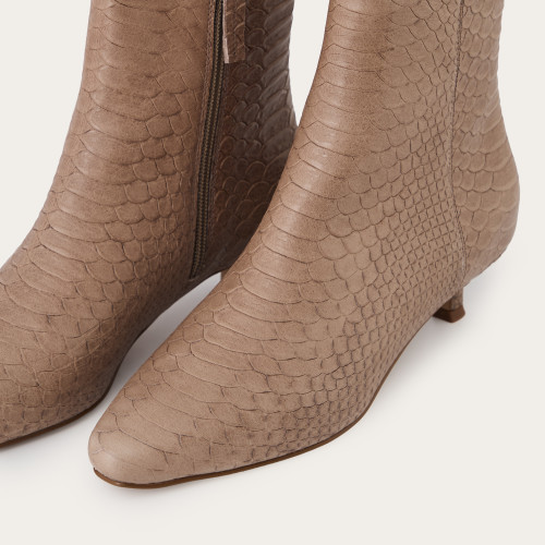 Vivian Boots, beige croco | Balagan Studio