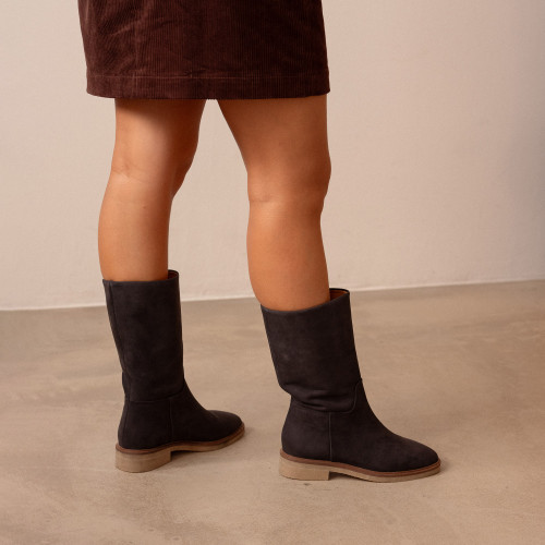 Sade boots, waxed black | Balagan Studio