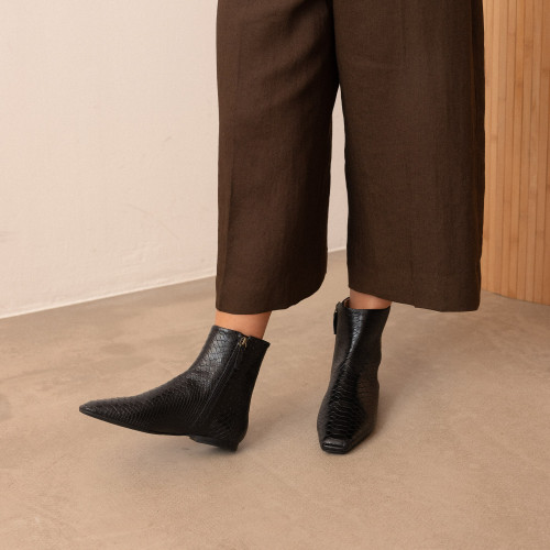 Toni Boots, black python pattern | Balagan Studio