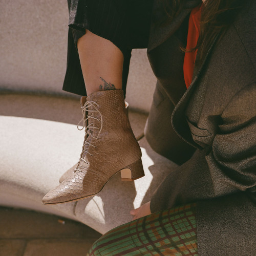 Victoria Boots, beige croco | Balagan Studio