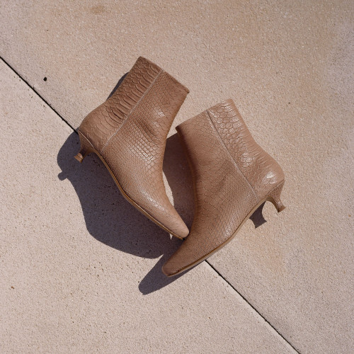 Vivian Boots, beige croco | Balagan Studio