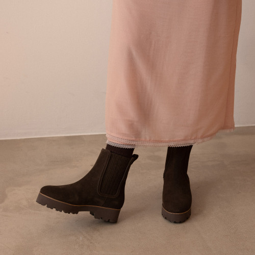 Trisha Boots, dark chocolate velvet | Balagan Studio