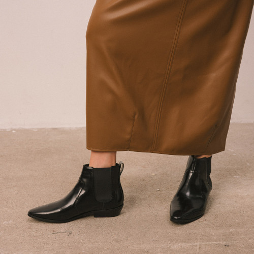 Sally Boots, glossy black | Balagan Studio