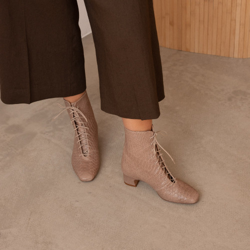 Victoria Boots, beige croco | Balagan Studio