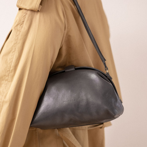 Hug Bag M, dark grey | Balagan Studio