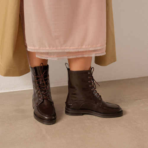 Georgia boots, glossy brown | Balagan Studio