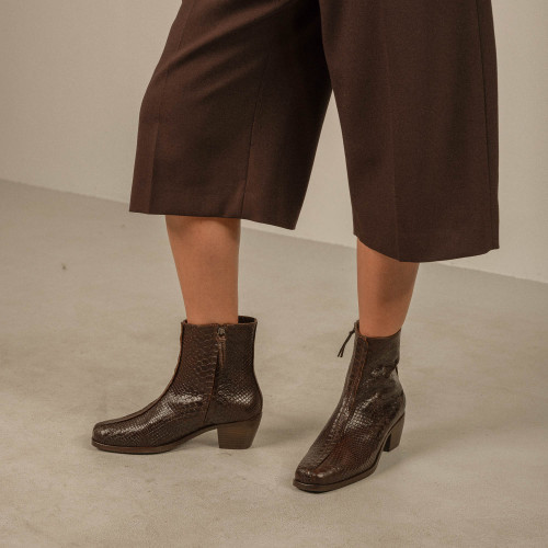 Selene Boots, brown croco | Balagan Studio
