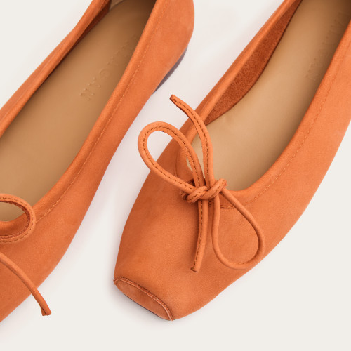 Prima Ballerina, peach nubuck | Balagan Studio