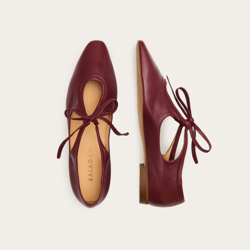 Isla Flats, claret | Balagan Studio