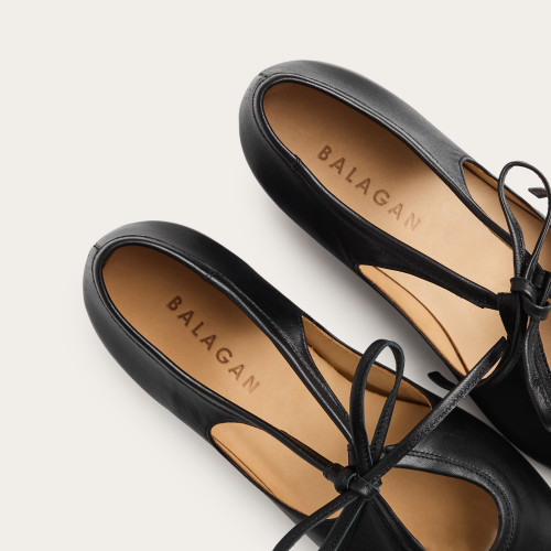 Isla Flats, black| Balagan Studio