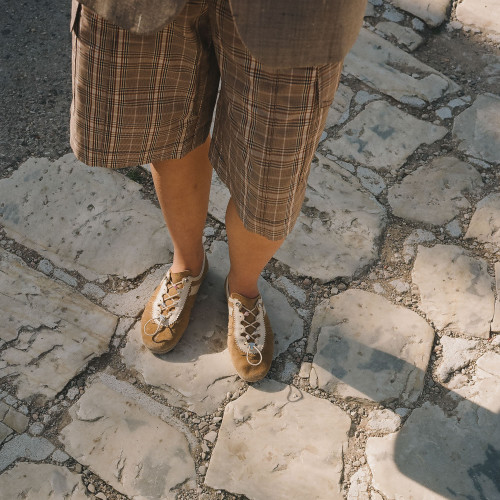 Gent Sneakers, wheat velvet | Balagan Studio