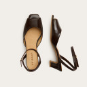 Sara Sandals, glossy brown