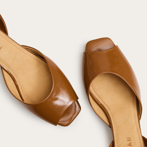 Sara Sandals, glossy caramel | Balagan Studio