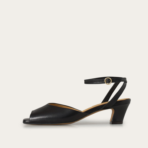 Sara Sandals, black | Balagan Studio