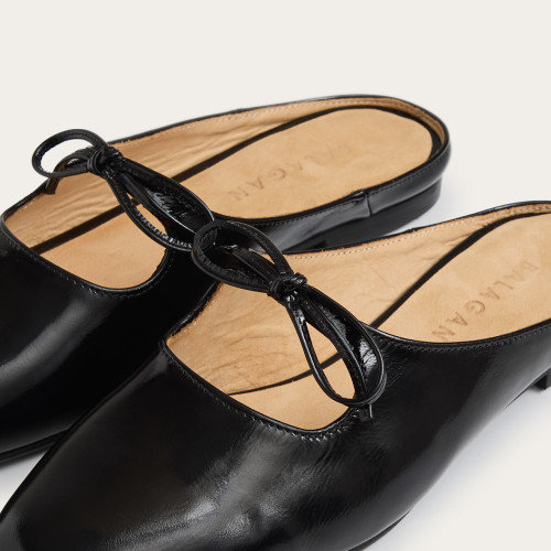 Arla Slides, glossy black | Balagan Studio