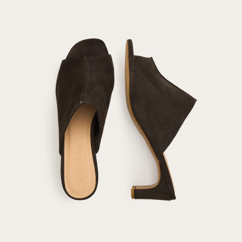 Ginaa klapki, czekoladowy brąz welur | Balagan Studio