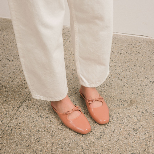 Arla Slides, apricot gloss | Balagan Studio