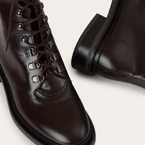 Sonja Boots, glossy brown