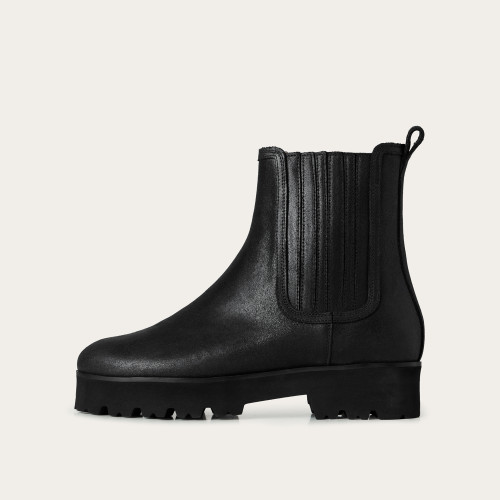 Trisha Boots, waxed black | Balagan Studio