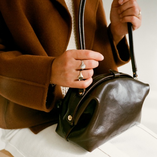 Hug Bag M, deep brown OUTLET | Balagan Studio