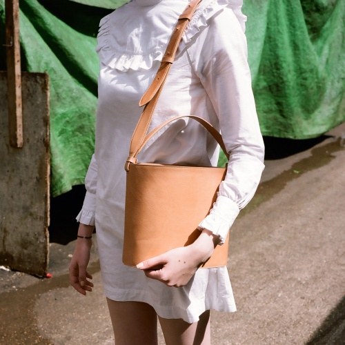 Champagne Bucket Bag M, natural OUTLET | Balagan Studio
