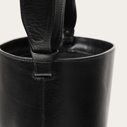 Champagne Bucket Bag M, glossy black OUTLET | Balagan Studio