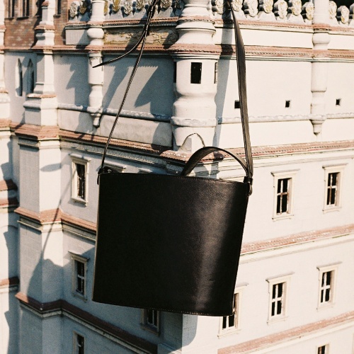 Champagne Bucket Bag M, glossy black OUTLET | Balagan Studio