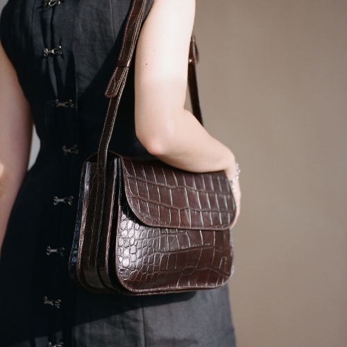 Doar Bag M, brown croco | Balagan Studio